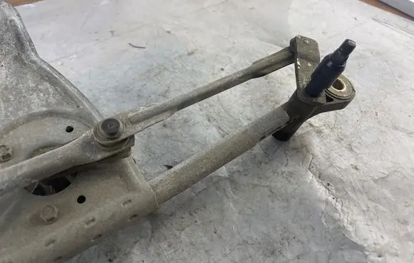 BMW X5 E53 Front wiper linkage and motor 704657002
