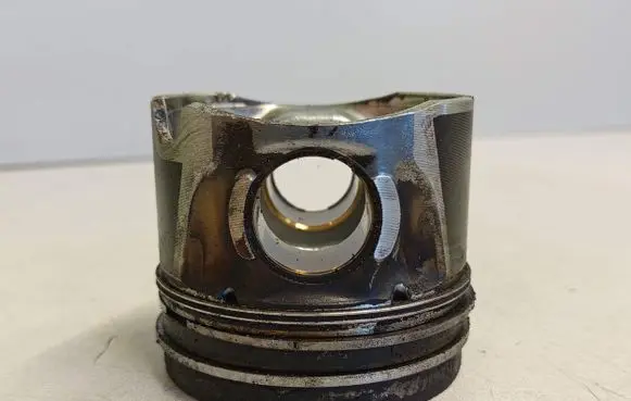 Volkswagen II LT Piston 81L51