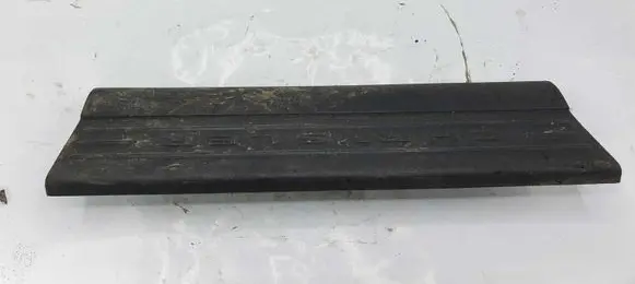 Chrysler Pacifica Front sill trim cover 13963L