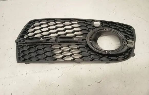 Audi Q5 SQ5 Front fog light trim/grill 8R0807682N