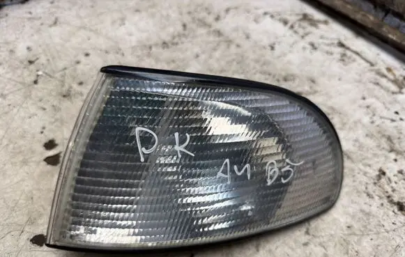 Audi A4 S4 B5 8D Front indicator light 084411514LF