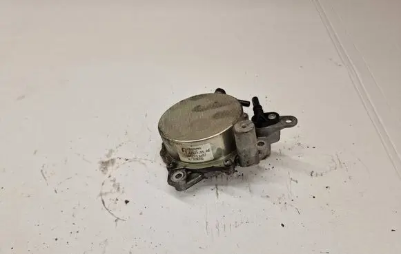 Peugeot 3008 I Vacuum pump 9673836180