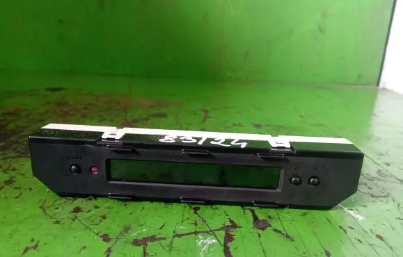 Suzuki Swift I Screen/display/small screen