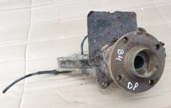 Audi 80 90 S2 B4 Front wheel hub