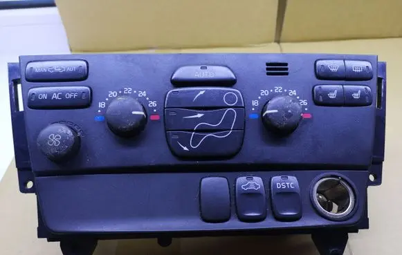Volvo XC70 Climate control unit 30746022