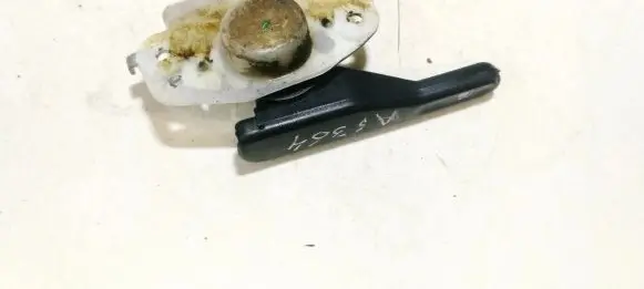 Nissan Almera Tino Fuel tank opening switch 