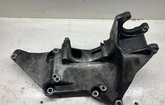 Renault Trafic II (X83) Generator/alternator bracket 8200183234