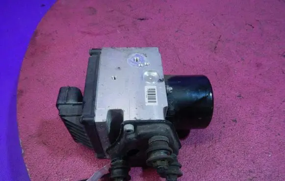 Volkswagen PASSAT B5.5 ABS Pump 3C0614095M