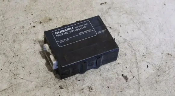Subaru Forester SG Voltage converter/converter module H711SSA110