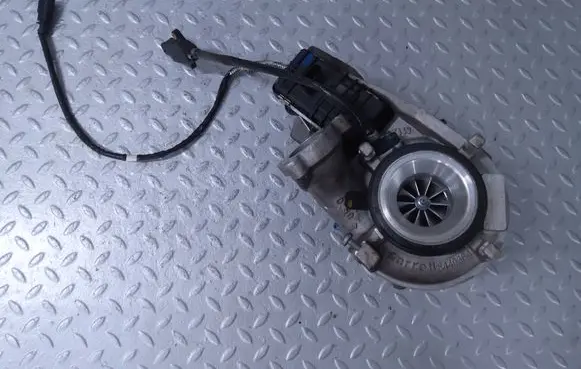 Audi Q7 4M Turbo 057145654AC 057145654K 057145654L