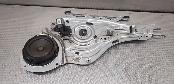 KIA Sportage Front door window regulator with motor 824803U130