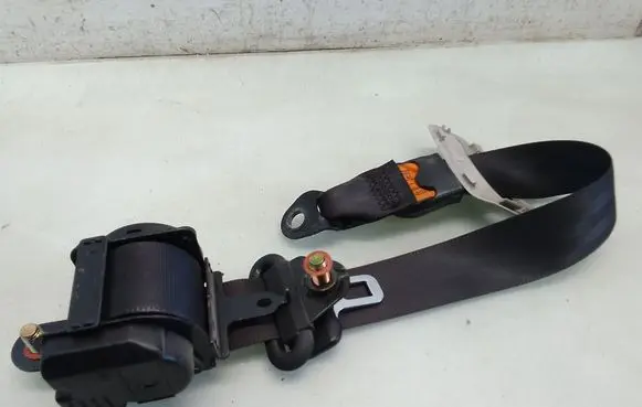 SsangYong Rexton I Rear seatbelt