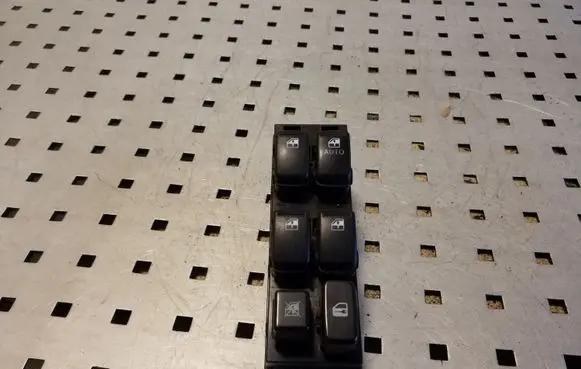 KIA Sorento Electric window control switch