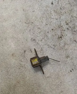 Mitsubishi Pajero Airbag deployment crash/impact sensor MR409363