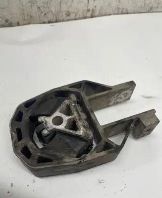 Ford Focus Engine mount bracket AV616P082AB 532C79