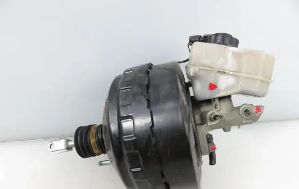 BMW 3 E90 E91 Brake booster 6764125