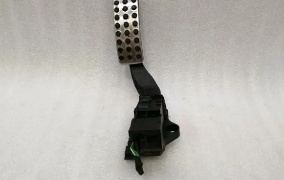 Mercedes-Benz A W176 Accelerator throttle pedal A2463001904