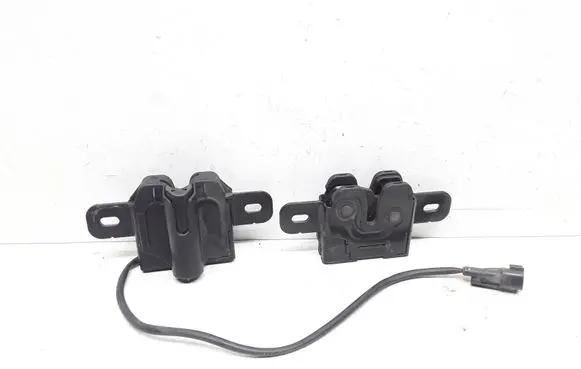 Volvo V40 Engine bonnet/hood lock/catch 31371016 31298610