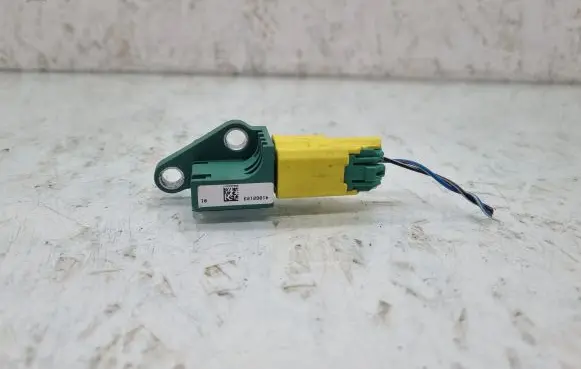 Volkswagen PASSAT B6 Airbag deployment crash/impact sensor 3C0909606