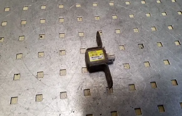 Mitsubishi Pajero Airbag deployment crash/impact sensor MR409363
