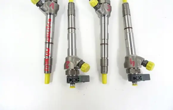 Audi Q3 F3 Fuel injectors set 