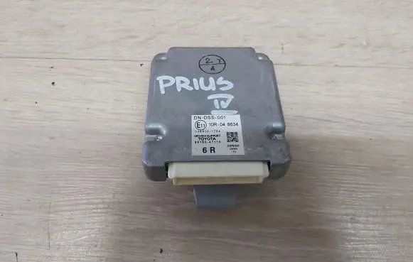 Toyota Prius (XW50) Trunk lid opening control unit 1.8h 88150-47110
