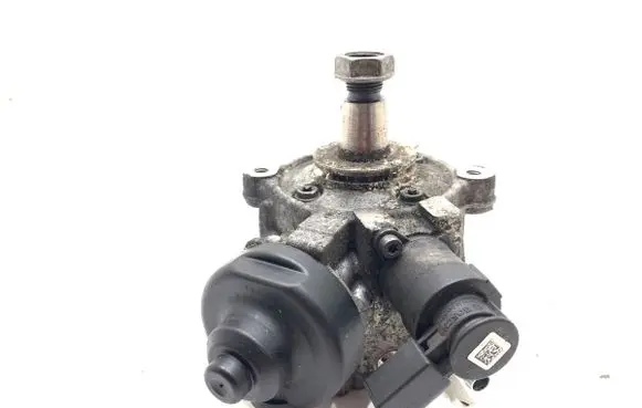 Volkswagen PASSAT B8 Fuel injection high pressure pump 0445010538