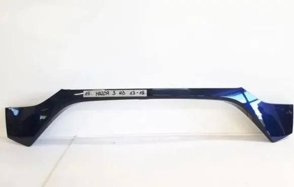 Mazda 3 II Tailgate trim