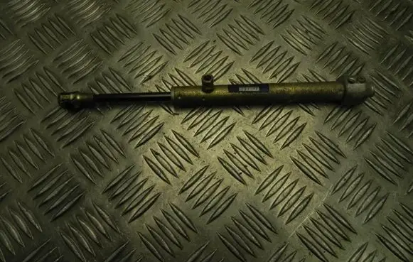 BMW 6 E63 E64 Tailgate/trunk/boot tension spring 7159257 T4610