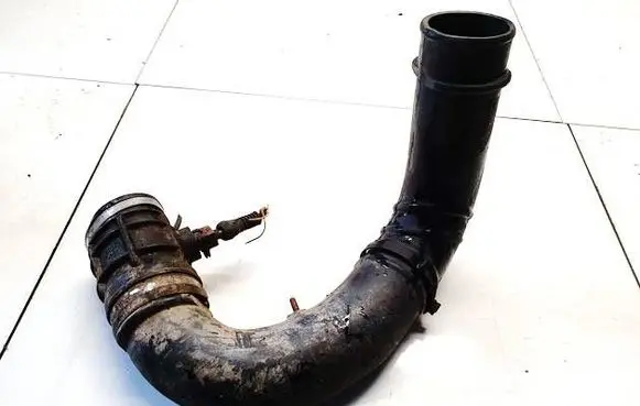 Air intake hose/pipe