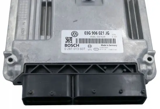 Volkswagen Golf V Engine control unit/module 03G906021JG
