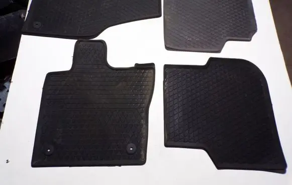 Volkswagen Jetta VI Car floor mat set 5C6061512 5C1061502C 5C7061502C