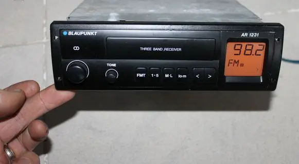 Radio/CD/DVD/GPS head unit