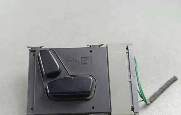 Jeep Grand Cherokee Seat control switch
