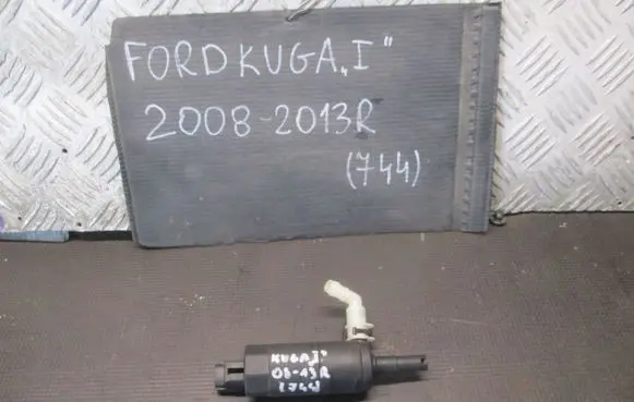 Ford Kuga I Windscreen/windshield washer pump 5W9313K082AA