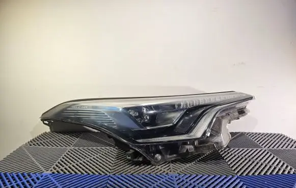 Toyota C-HR I Headlight/headlamp 81110F4160 23052018 17924F