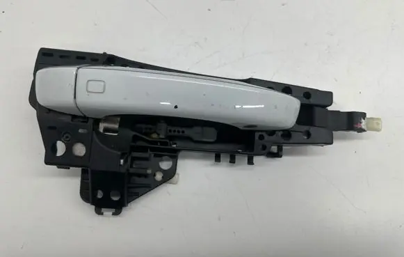 Audi A8 S8 D4 4H Front door exterior handle 4H0837886 2140107S