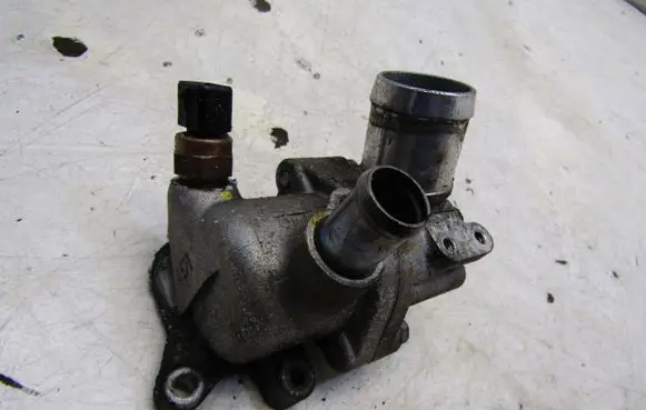 Hyundai Tucson TL Thermostat housing GMAUTO4574097