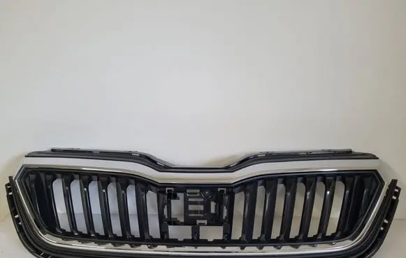 Skoda Scala Front bumper upper radiator grill 657853653