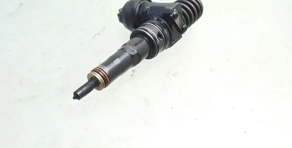 Skoda Octavia Mk2 (1Z) Fuel injector 038130073AG 0414720215