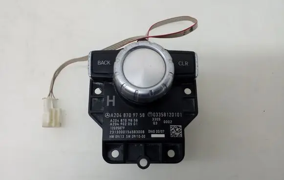 Multifunctional control switch/knob