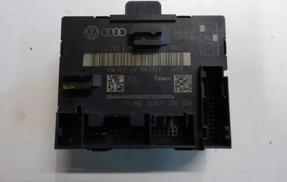 Volkswagen Touareg II Door control unit/module 4H0959793F