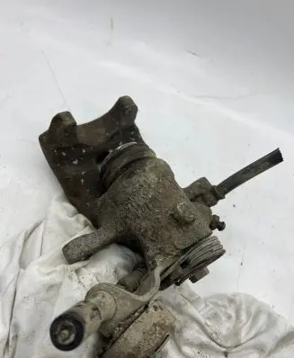 Opel Zafira A Rear brake caliper