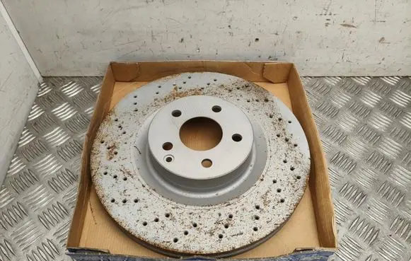 Mercedes-Benz E W211 Front brake disc 24013201381