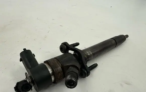 Fuel injector