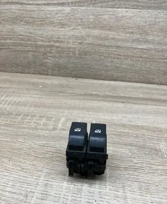 Renault Clio II Electric window control switch 060045