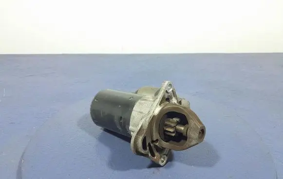 Opel Corsa D Starter motor 55578921