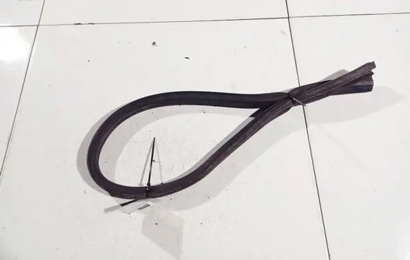 Opel Astra G Rubber seal front coupe door 