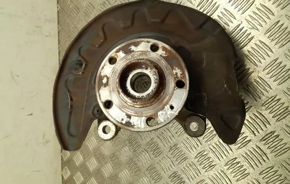 Front wheel hub