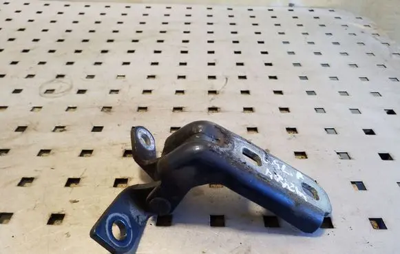 Opel Zafira C Rear door lower hinge